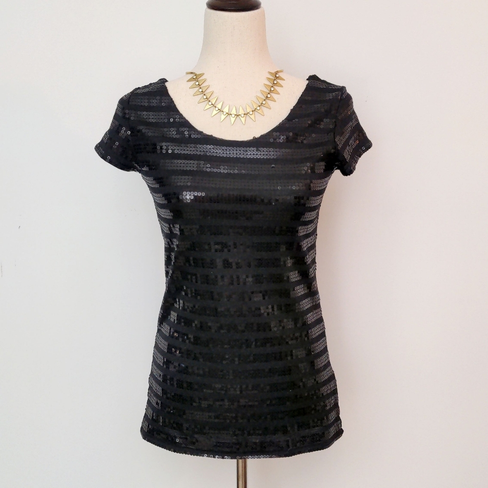 Black Short Sleeve Sequined Sparkly Crew Neck Top